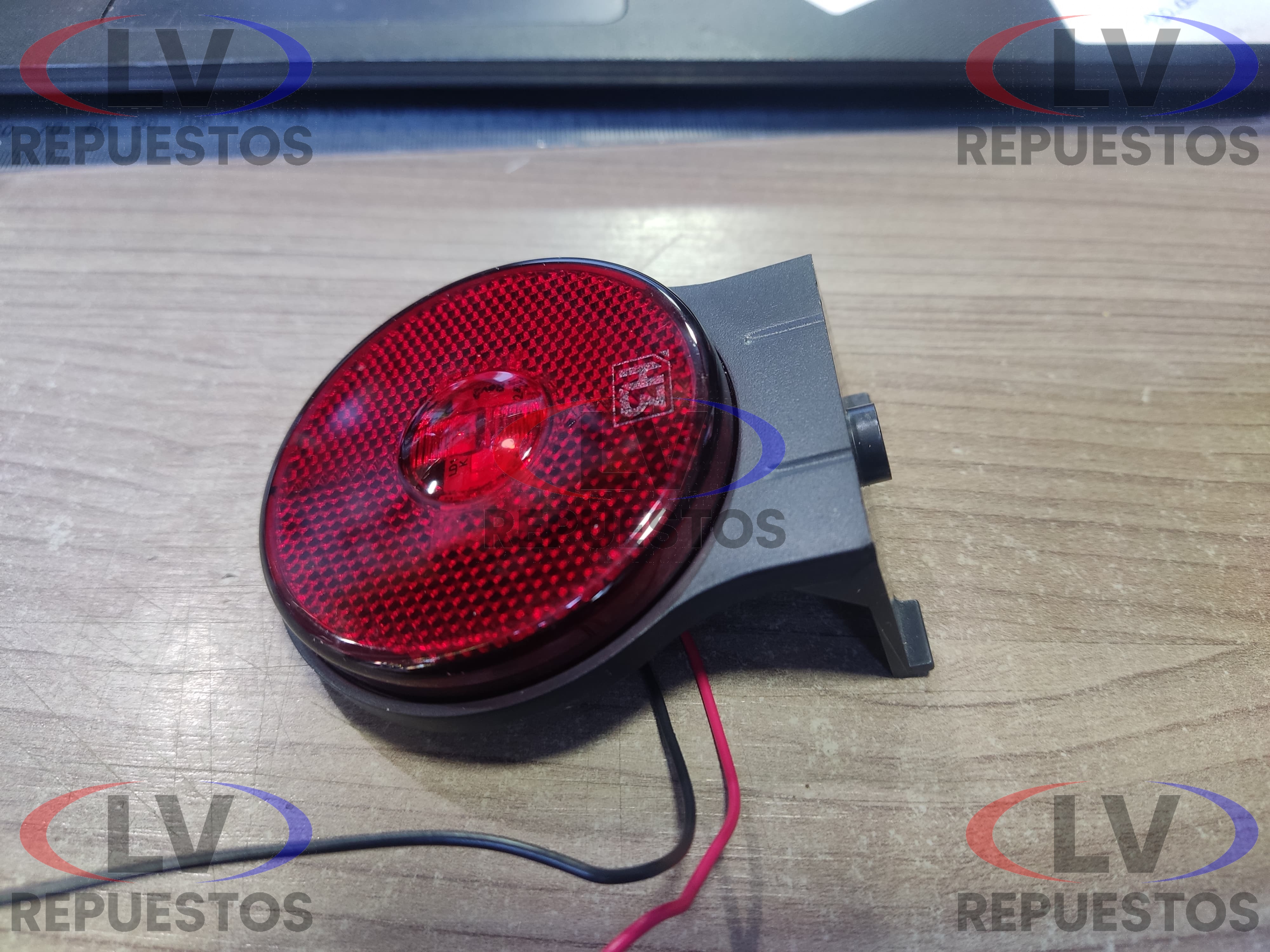 FARITO LATERAL CHICO C/ BASE C/ CABLE REDONDO ROJO H3 COMPONENTES